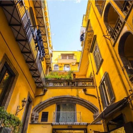 Appartamenti San Gregorio Armeno Napoli Bagian luar foto